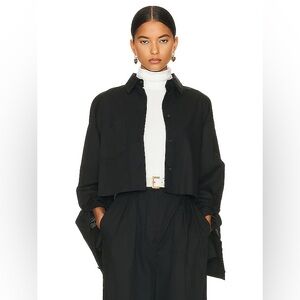 HELSA: BLACK CROPPED BUTTON-DOWN